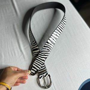 Belt XSmall  Womens Black White Zebra Animal Print Silver Tone Buckle Tip